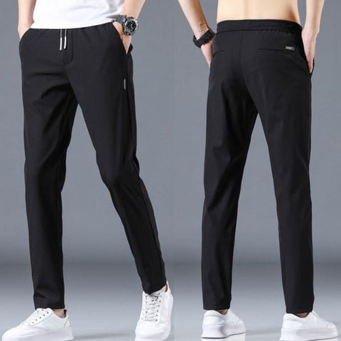 Calça Masculina Casual Clássica de Elastano Com Cordão 18 Homem usando a Calça Masculina Casual Clássica de Elastano Com Cordão