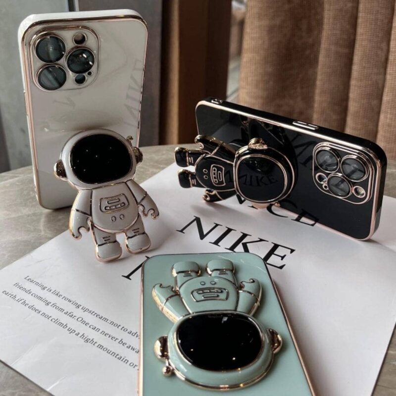 Capinha de Iphone Com Suporte Oculto Astronauta 6D e Proteção Câmera